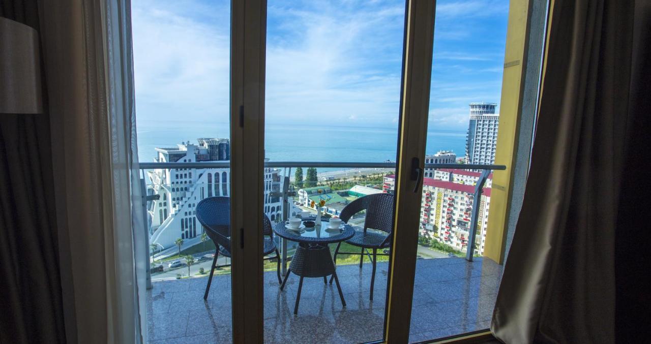 Hotel Corner Inn Batumi Exterior foto
